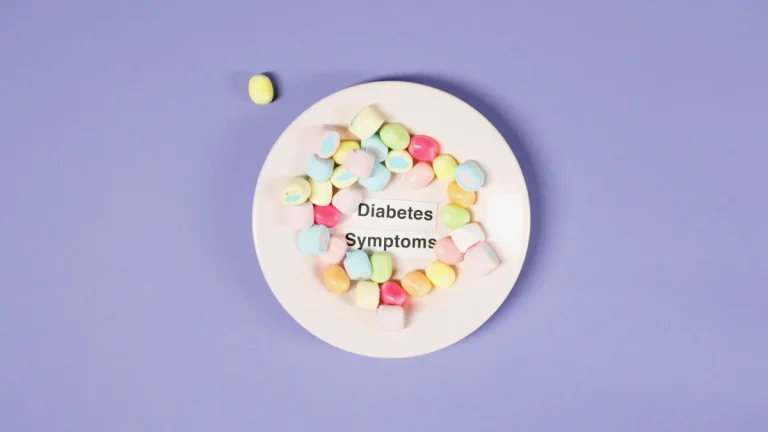 Gestational Diabetes Symptoms and Warning Signs — Candies on Plate with Concept on Diabetes Symptoms